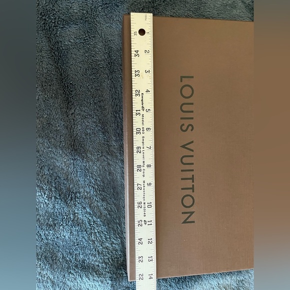 louis vuitton box,wrapping paper,receipt folder,round card with ribbon &gift bag - Picture 12 of 16